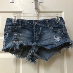 Jean Shorts Very Distressed